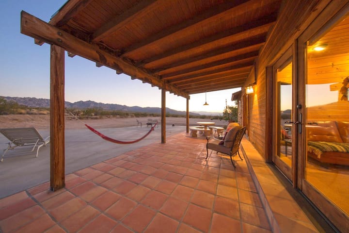 On The Border Of The National Park, Pool, Hot-tub - Joshua Tree, CA