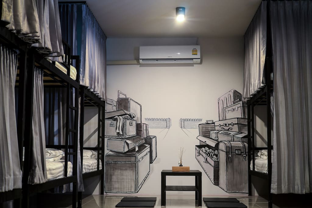 bulk single bed in mix dormitory room