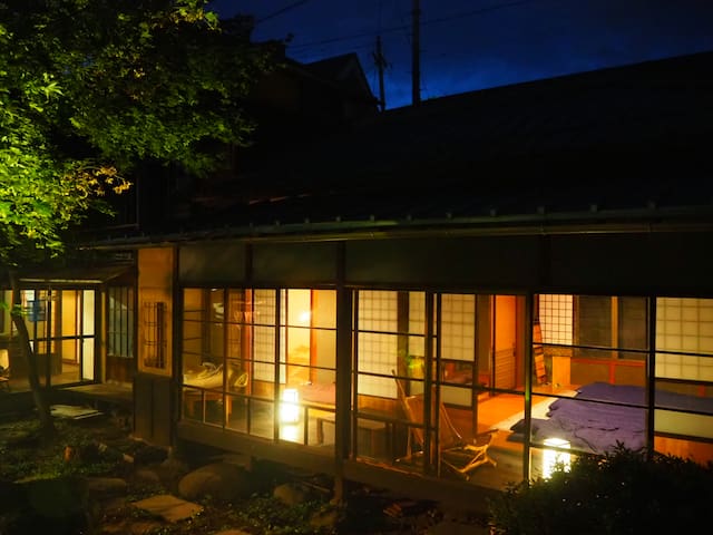 [Rent a room] Living in an old-style guest house 1st floor hall with garden and garden