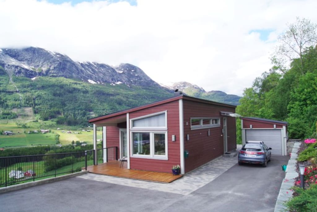 House with view to Lønahorgi
