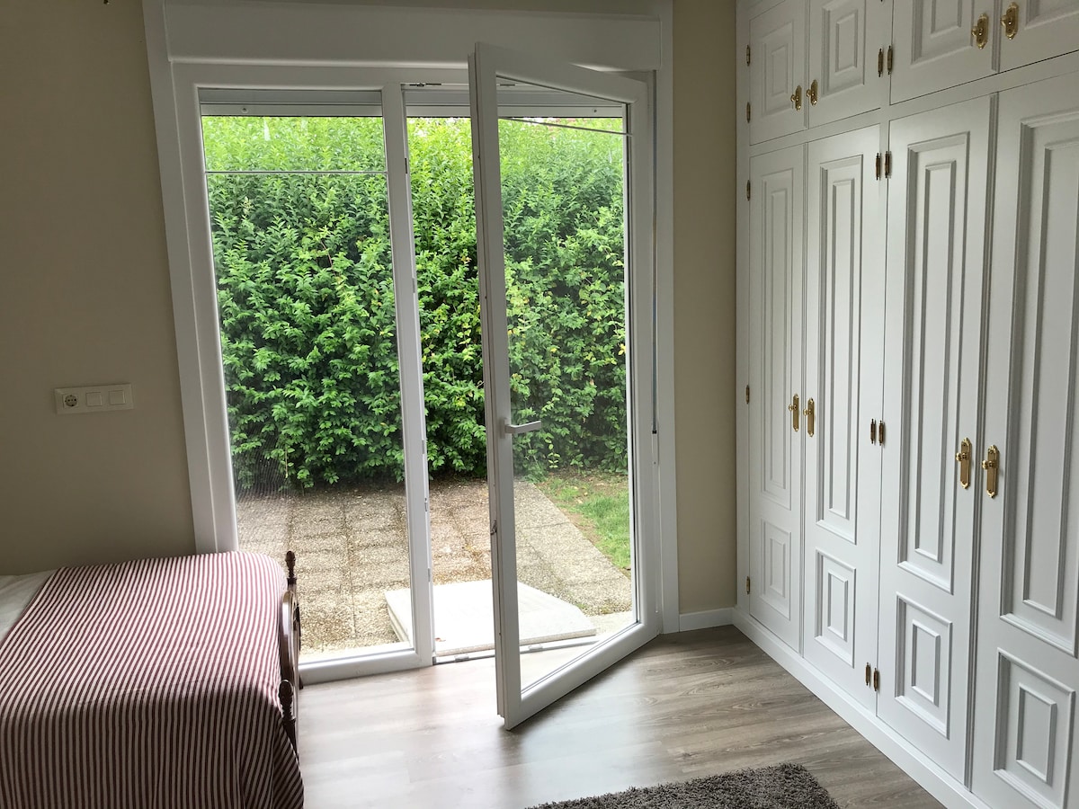 Armario y Entrada independiente a Dormitorio 3