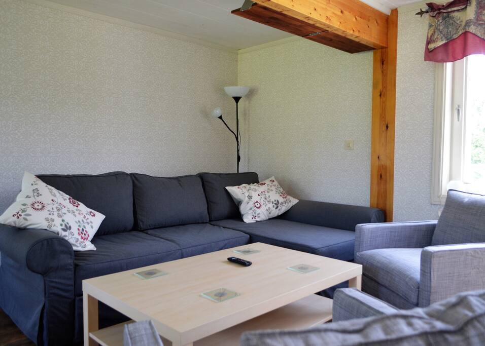 K61 Harper Cottage - Living Room with double bed sofa