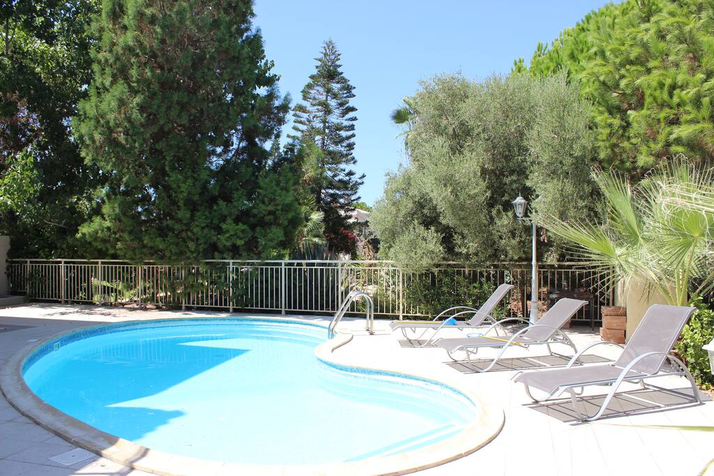 Private Pool View