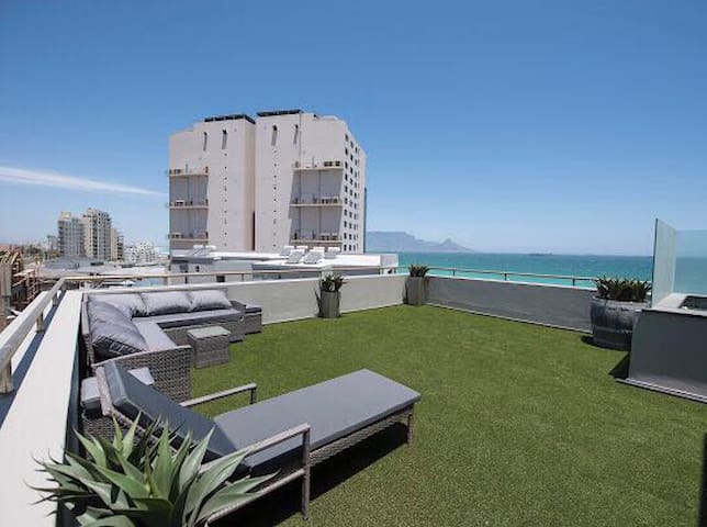 2 Bdrm Beachfront apartment with private pool