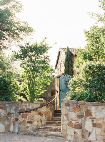 Villa Travista – Panoramic Lake Travis Views gallery image 4