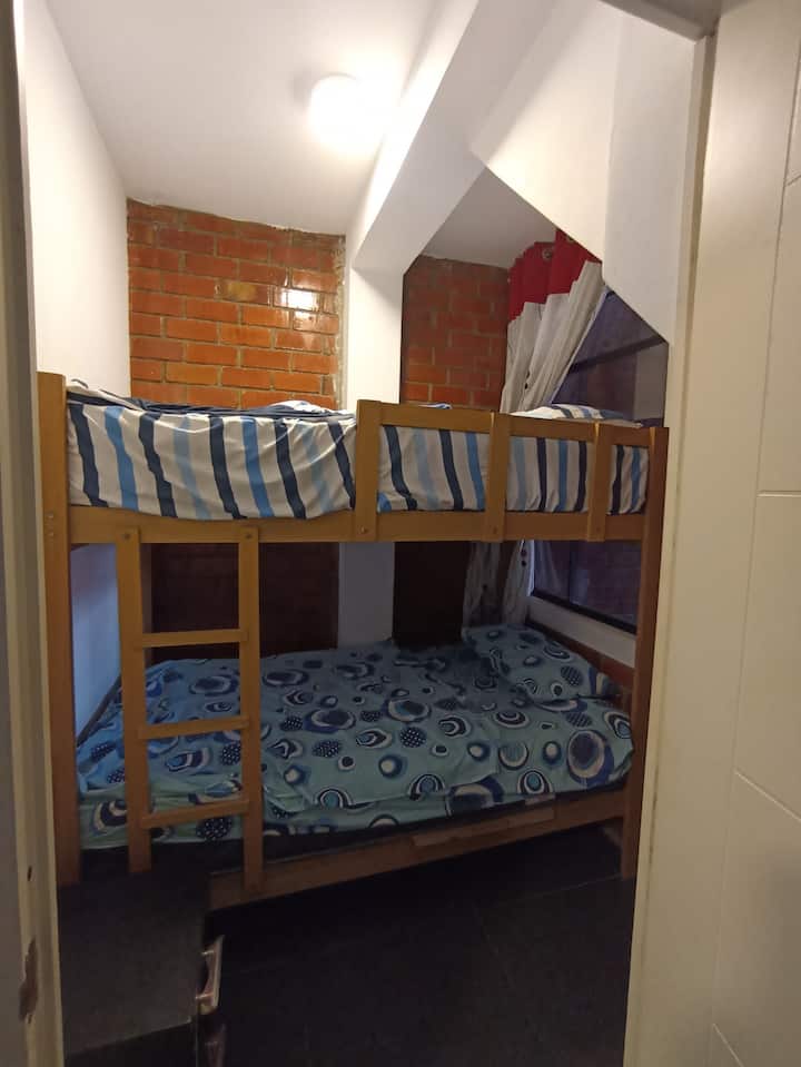 Საძინებელი 2 - სართული 1