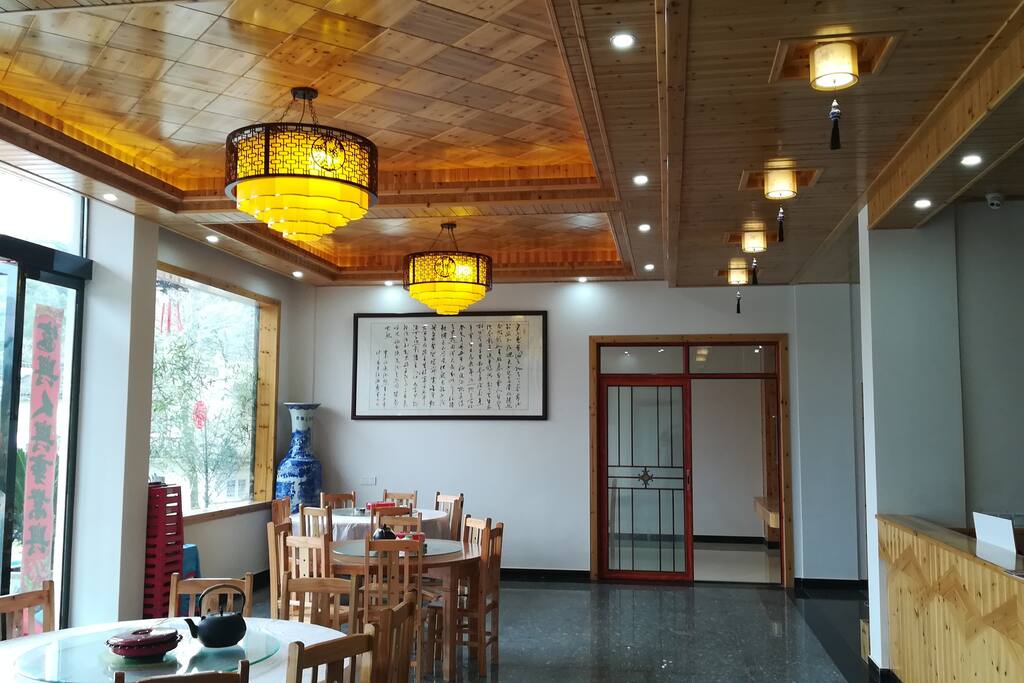 明净的就餐大厅