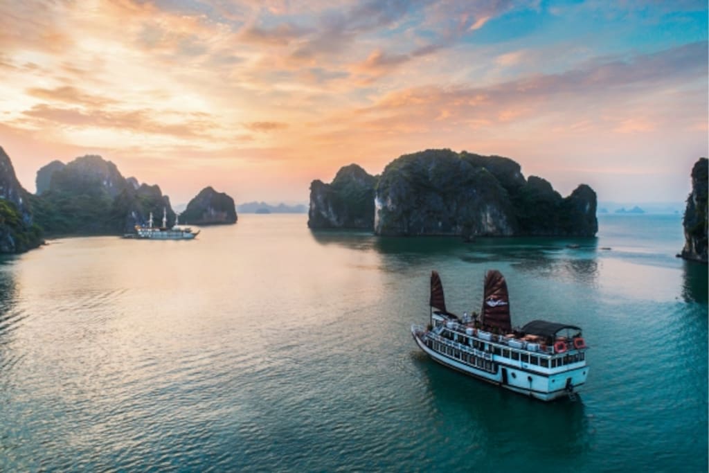 Deluxe Double Cabin To Visit Bai Tu Long