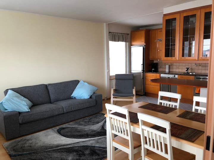 2 bedroom apartment at heart of the city, sleeps 4