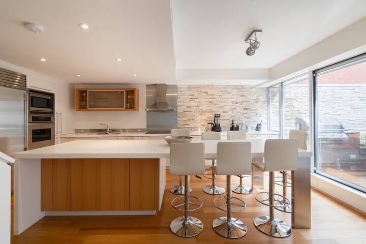 Designer Penthouse gallery image 2