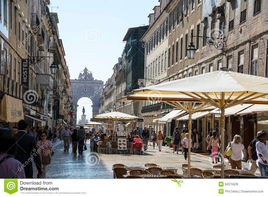 2 minutes walking distance to Rua Augusta