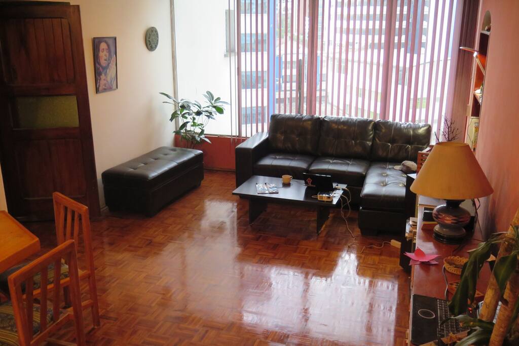 amplia sala de estar para nuestros huéspedes