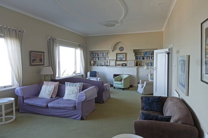 Kalk Bay 2/4-bedroom house with fabulous views gallery image 3