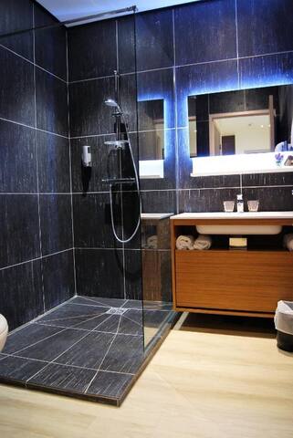Appart Hotel La Girafe managed Airbnb listing 2