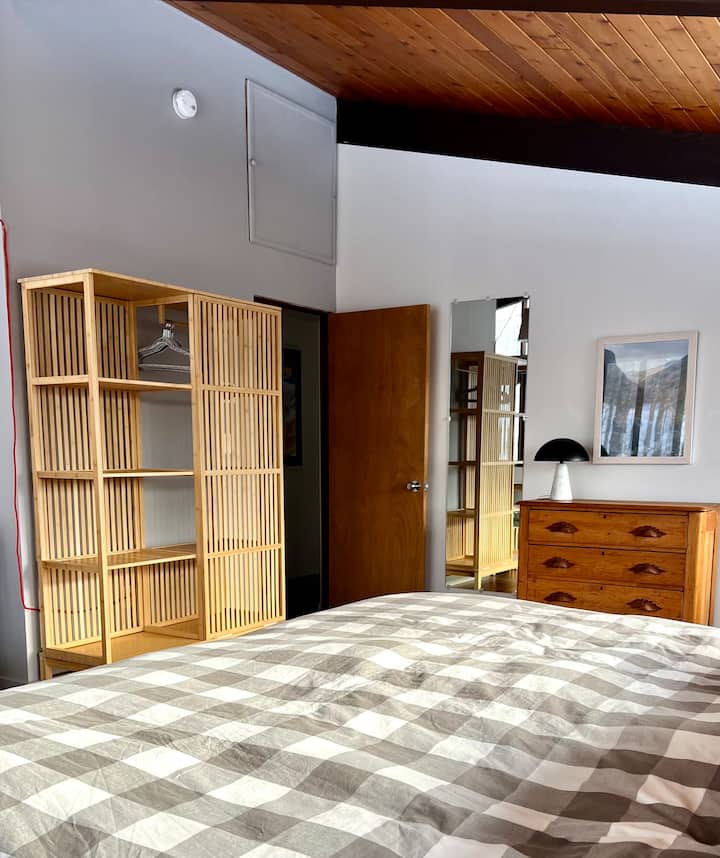 غرفة النوم الأساسية