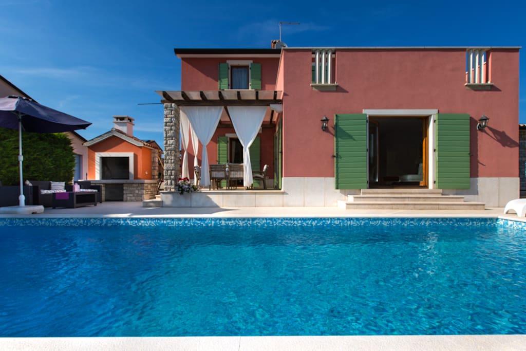 VILLA MARIA