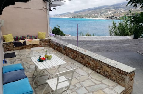 Casa Rosanna cozy beachfront cottage (3-5 persons)