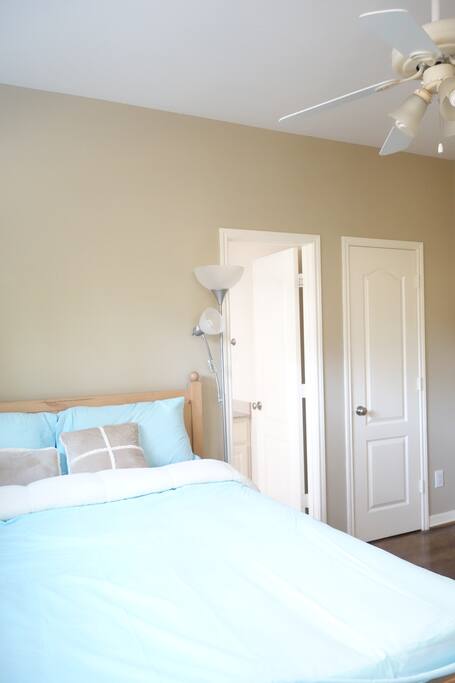 Private bathroom and walk in closet