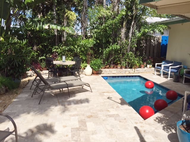Tropical Oasis studio  Fort Lauderdale  with pool