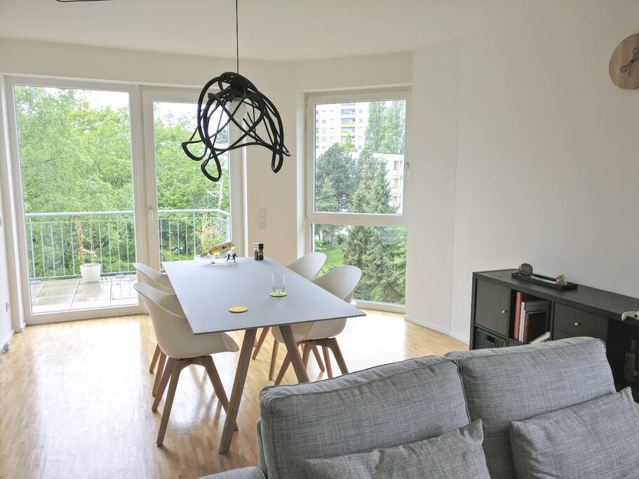 Dining Room / Esszimmer