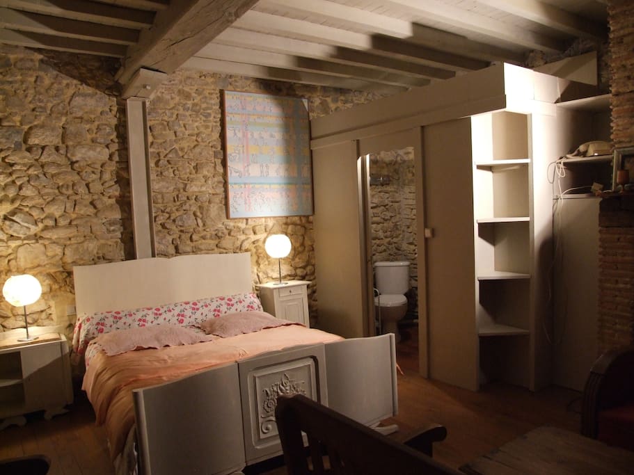 Chambre Béarn avec douche et WC privés