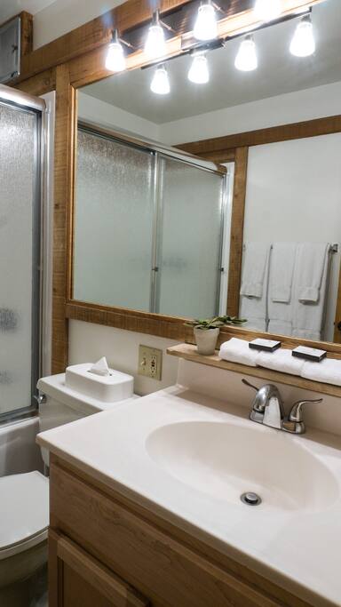 Sink,Indoors,Room,Blanket,Towel