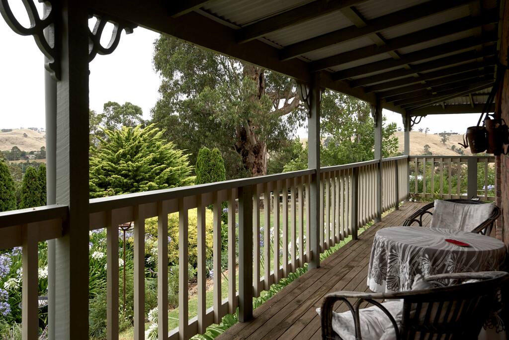 Breakfast, lunch, afternoon tea - always here!!