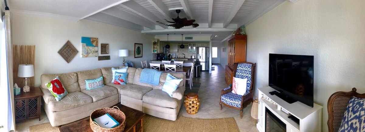 Successful Airbnb property: "The Beach Shack", oceanfront stylish townhouse! in Palm Bay / Melbourne / Titusville