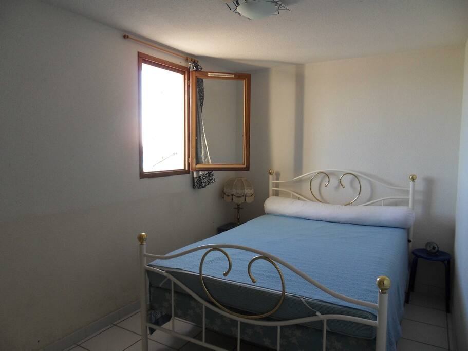 Chambre 1 avec placard