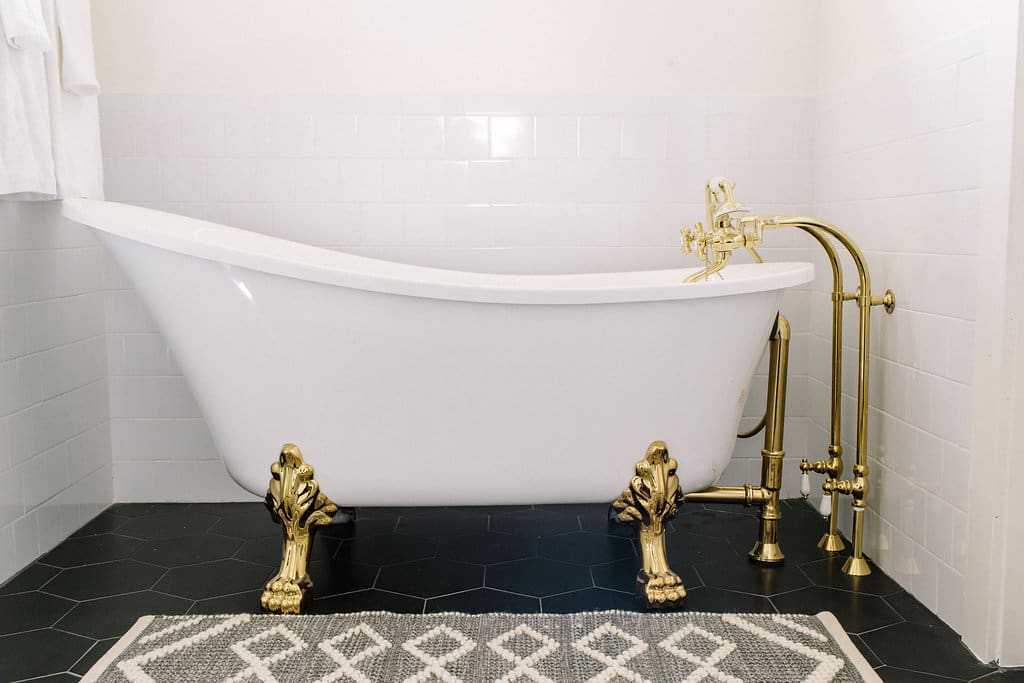 Suite B bathroom: When booking the full Rowhouse 25 property, guests will have access to two full bathrooms.