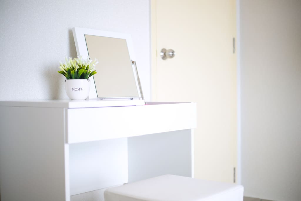 Dressing table