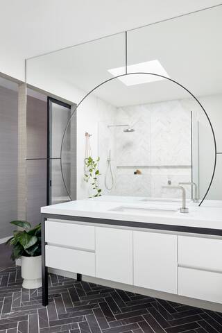 Carmel at Sorrento Exclusive Penthouse gallery image 3