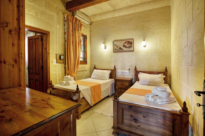 Bedroom with ensuite Ground Floor