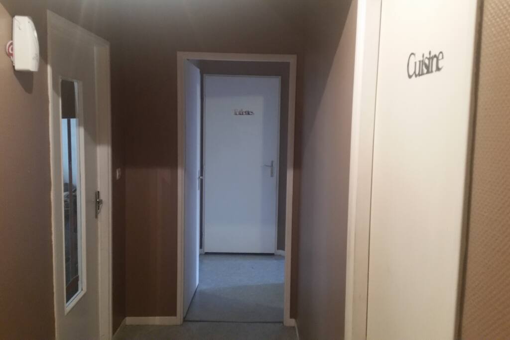 COULOIR ENTREE