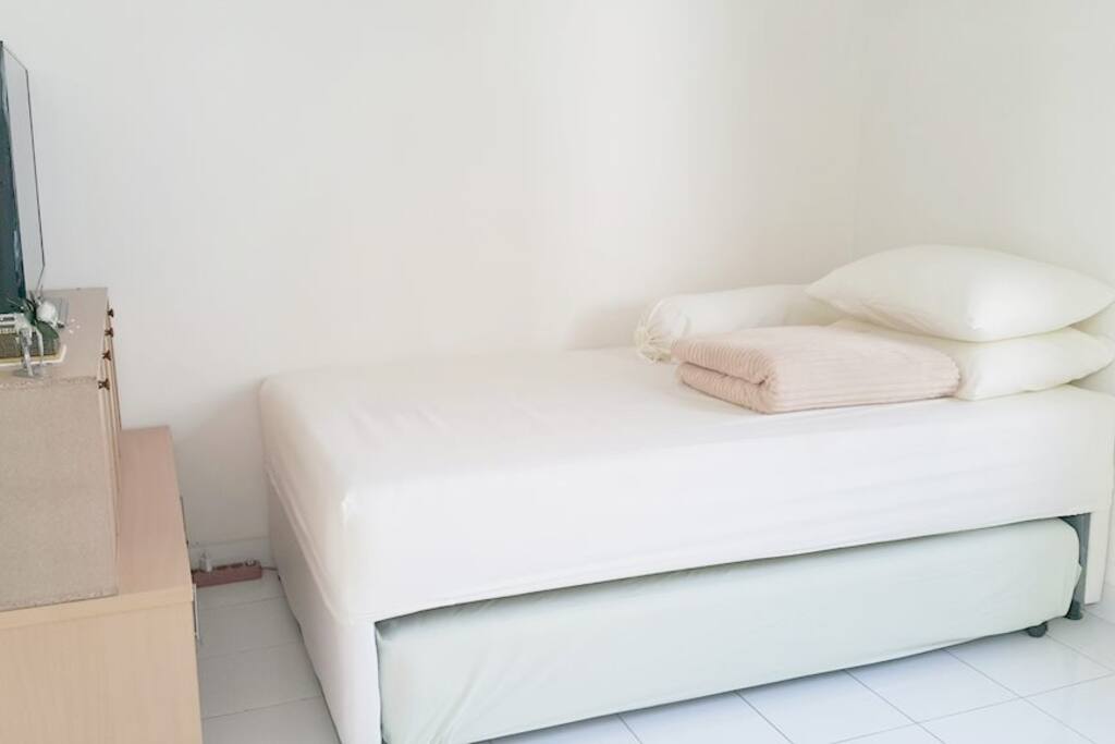 private with 2 beds & ac