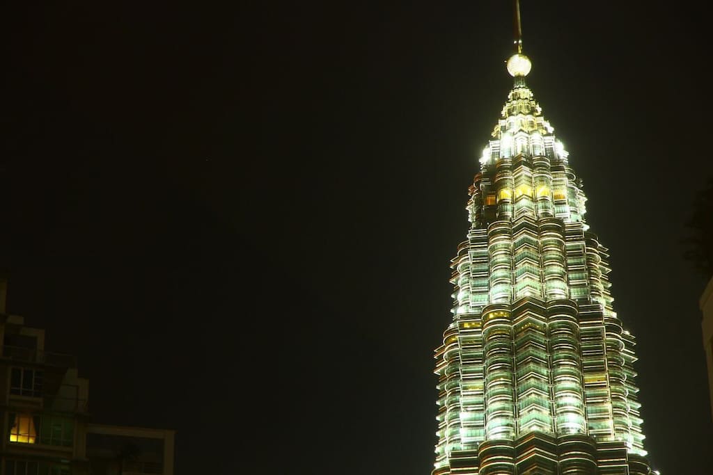Breathtaking view of KLCC at your fingertips.