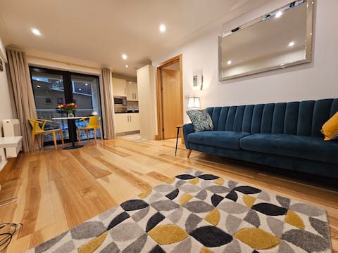 Newly renovated City Centre Apartment