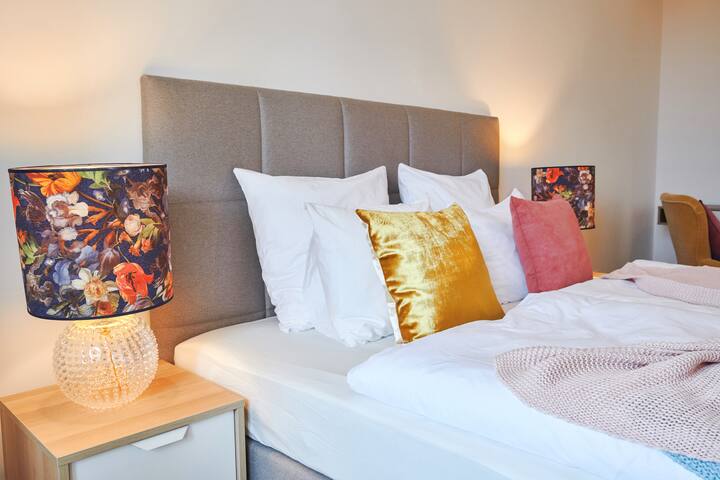 Bright Old Town 4-bedroom Apartment (6F) gallery image 4