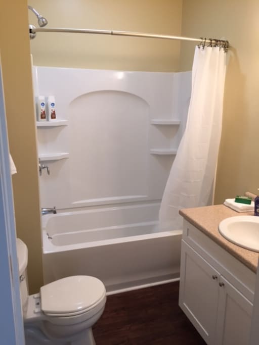 Shower/Tub