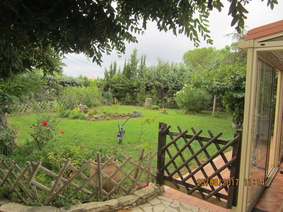 vue extérieure sur l'avant de la maison