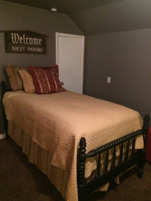 Twin in Colorado Room