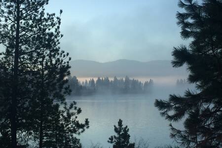 Perfect MT Vaca -Hot tub-Kayak-Hike-Glacier Park