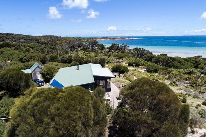 Flinders Island Beach Haven gallery image 2