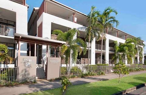 Large 2 bed 2 bath Boutique Apartment