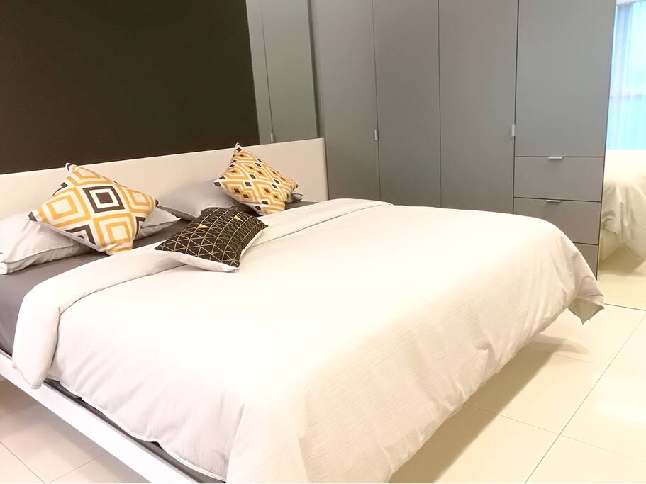 Lifestyle Suite | Master Bedroom