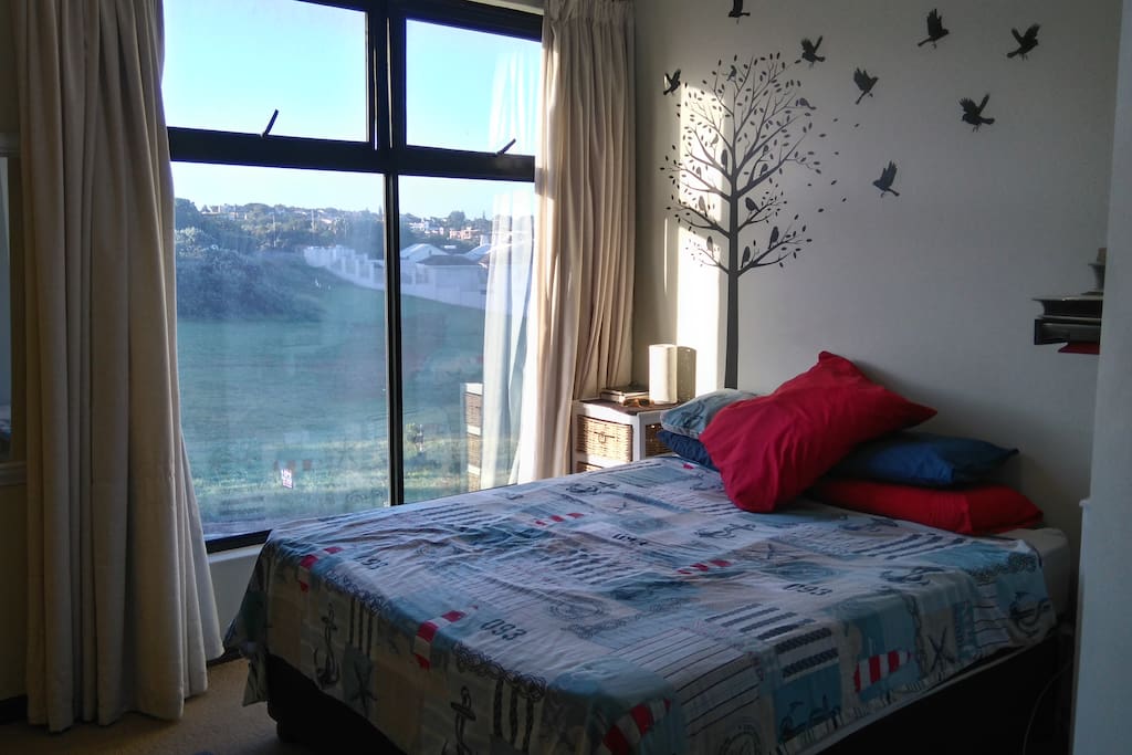 Perfect for having an afternoon nap or reading session after spending the day on Nahoon Beach, a mere 200m walk away. The closest residence to world renowned Nahoon Beach!