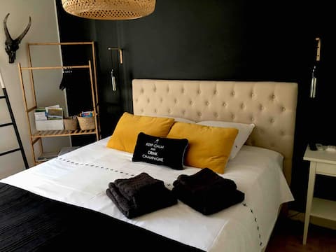 chambre privée à 10 mn à pied de la cathédrale