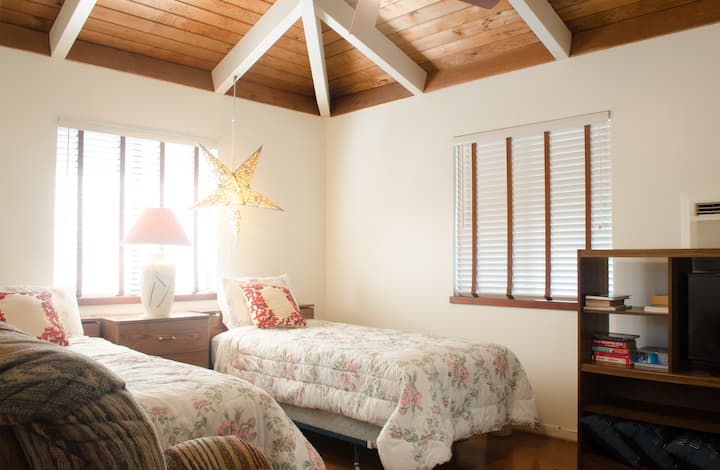 Სასტუმრო ოთახი, 2 ორადგილიანი საწოლი
