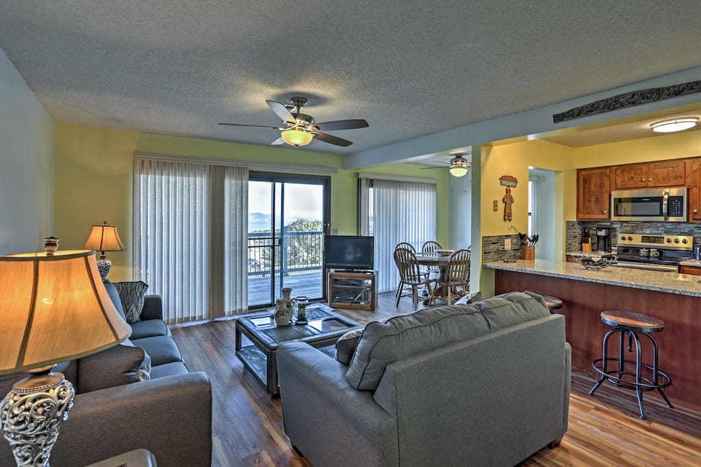 Up to 6 guests can comfortably vacation in this quaint condo.