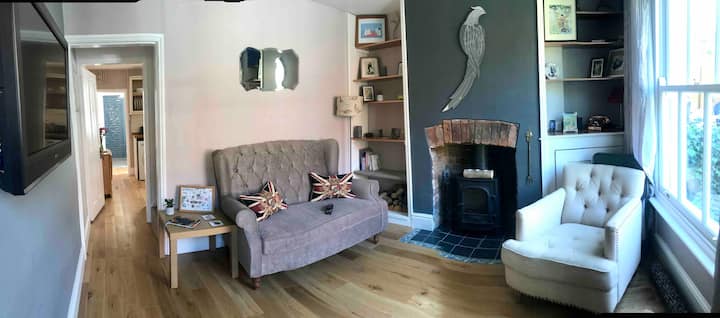Stylish Victorian 2 Bed Townhouse - Banbury